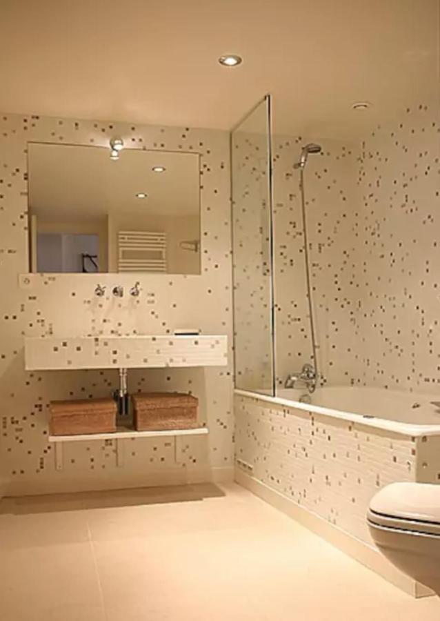 Appartamento Charming Cosy Triplex In Trendy Marais Parigi Esterno foto
