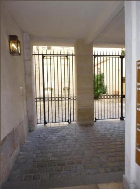 Appartamento Charming Cosy Triplex In Trendy Marais Parigi Esterno foto